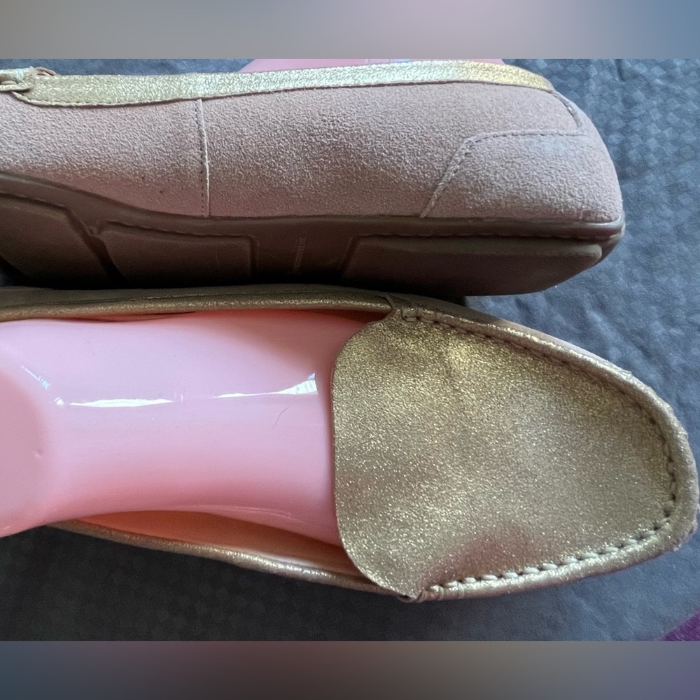 Isaac Mizrahi Women’s Dusty Rose/Gold Flats, ZOE Loafers, Leather; Size 9.5W - Picture 3 of 9